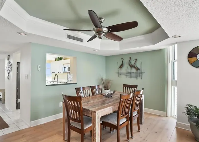 Two Bedroom Corner With Panoramic Gulf Views