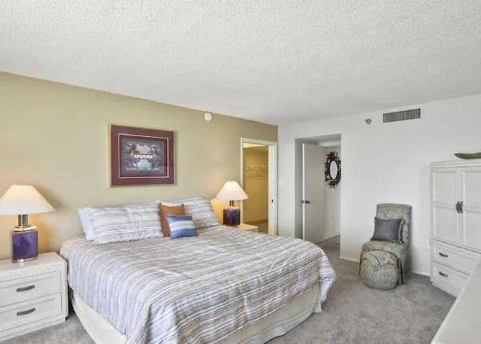 Two Bedroom Corner With Panoramic Gulf Views